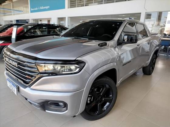 RAM RAMPAGE 2.0 HURRICANE 4 TURBO GASOLINA R/T 4X4 AUTOMÁTICO